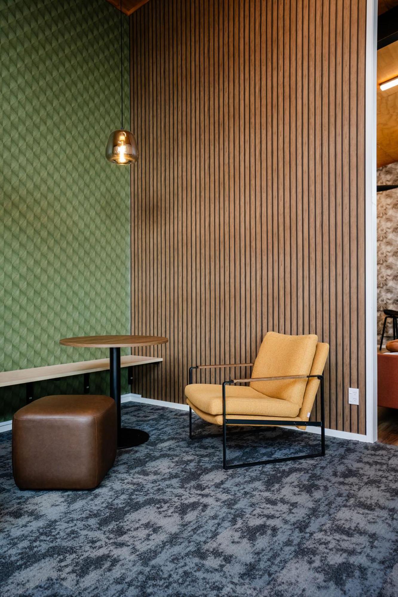 Haka House Rotorua Vandrehjem Eksteriør billede Wall paneling