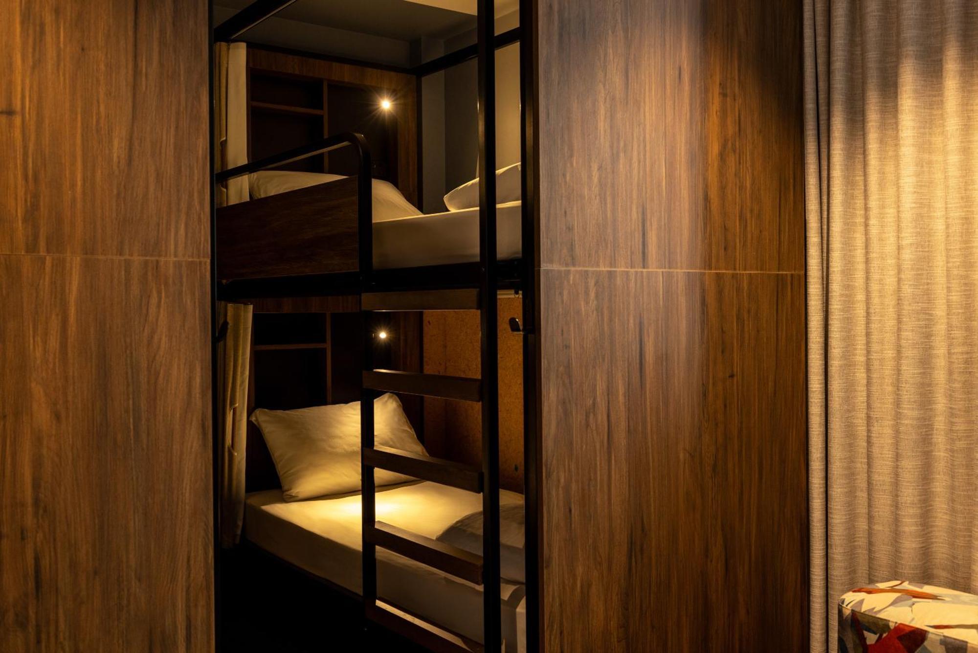 Haka House Rotorua Vandrehjem Eksteriør billede A capsule hotel in Tokyo